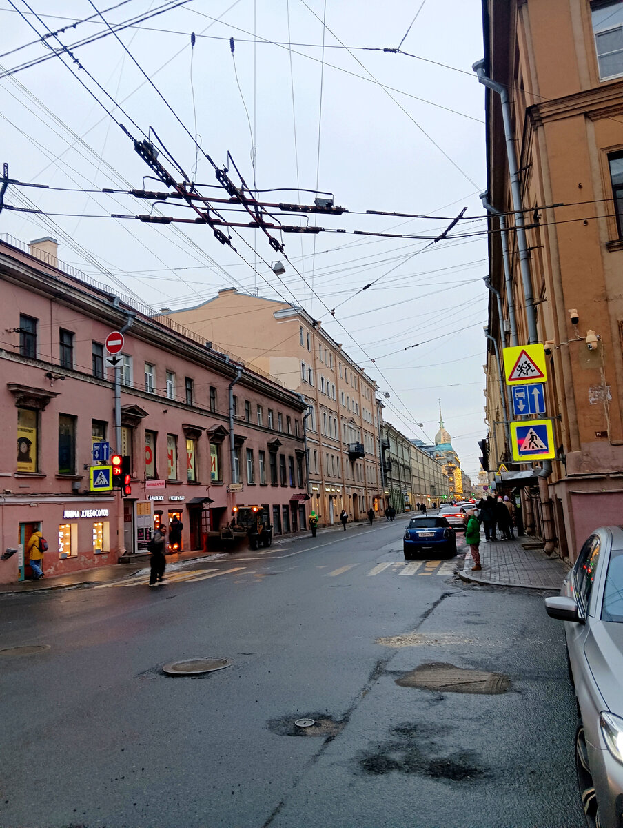 Покорение башен защита башни. Пизанская башня колокольня. Что внутри пизанской башни италия. Фото макет интрига. Башня с часами ночью.