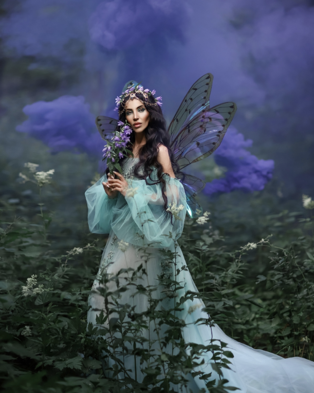 удивленное лицо девушки. девушка эмоции. красивые подарки для девушки. волшебная для девочек. девушка улыбается.