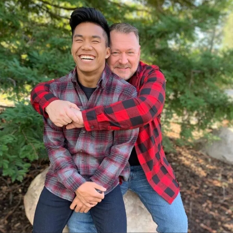 Отец одиночка. Материнский капитал отцовский капитал. Отец одиночка пособие на ребенка. Льготы отцу по многодетности. Пособия матерям одиночкам.