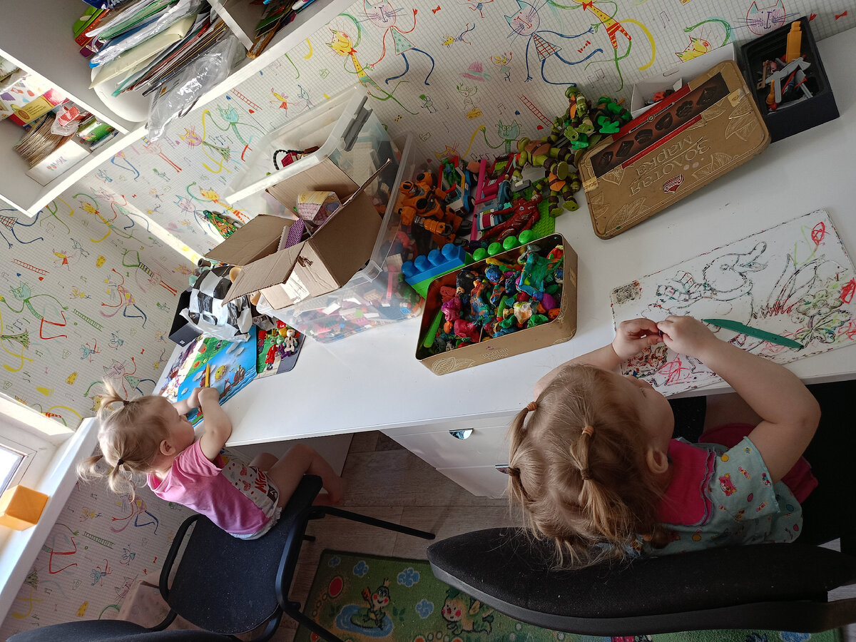 Как заставить маму. Одинокая женщина с ребенком. Как сделать чтобы мама была добрая. Как сделать так чтобы мама не была. Когда ты мама.