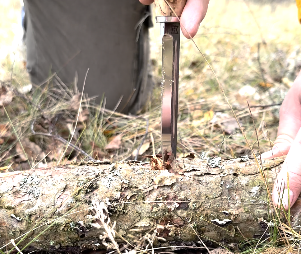 Делаем отверстие в бревне