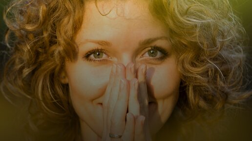 влюбленные в поле. кто поет песню стать счастливым. душевная любовь. любимая женщина. душа поет.