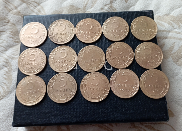 из чего делают монеты. российские монеты. из каких металлов изготовляют монеты. из какого металла изготовлены монеты. ценные монеты 5 рублей.