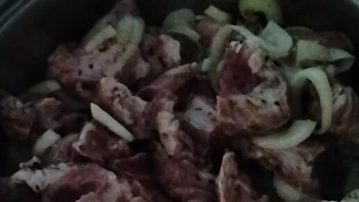 оджахури с телятиной. Chuck roast говядина. мясо для шашлыка. отбивные из свинины. мясо на деревянном фоне.