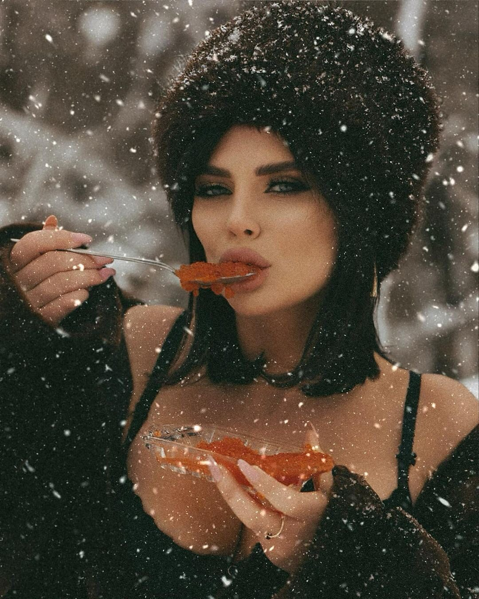 Переодели в женское. Девушка переодевается истории. Девушка переодевается истории. Переодела парня в девочку. Переоделся в женское платье.