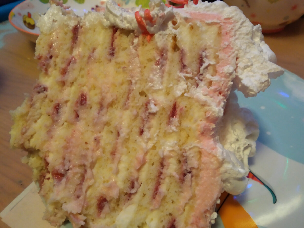 тысячу лет ничего не фоткала. вот, тортик в разрезе.