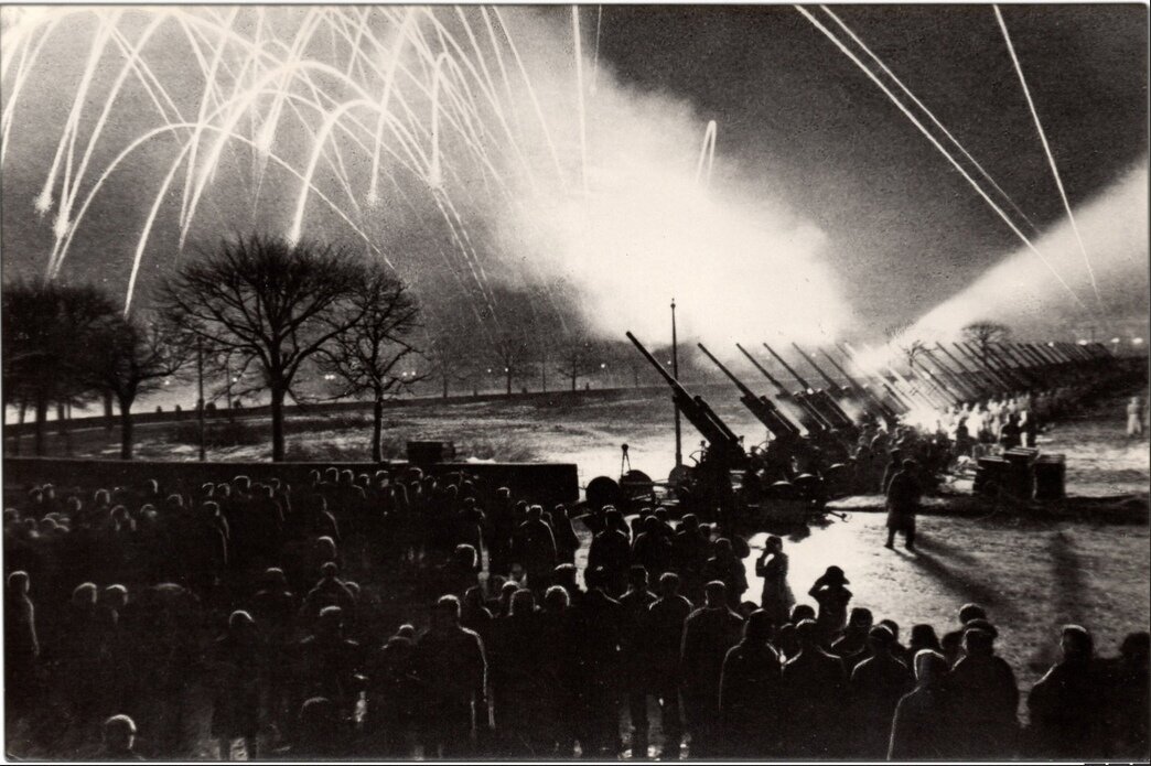 Праздничный салют 27 января 1944 года