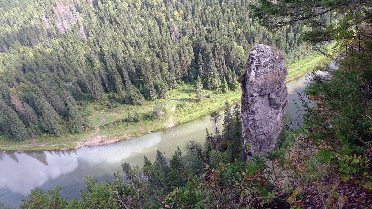 Усьвинские Столбы (Чертов Палец) — Пермский край. Скала Чертов Палец, Грот  Столбовой | Наш Урал и весь мир. Цели и маршруты для самостоятельных  поездок | Дзен