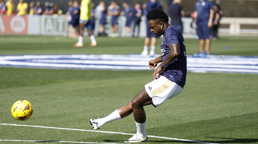    Винисиус на разминке перед игрой «Лас-Пальмас» — «Реал Мадрид». Фото: REUTERS