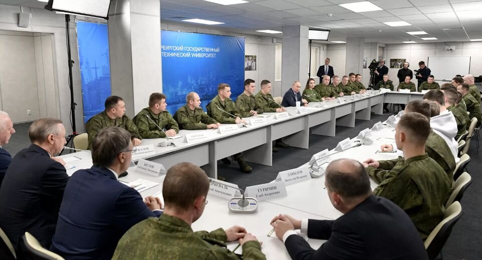 объект 268 3д стиль алеша попович. зиновий колобанов танкист. т 72 механик водитель. танк т72 механик водитель. подвиг танкиста колобанова.