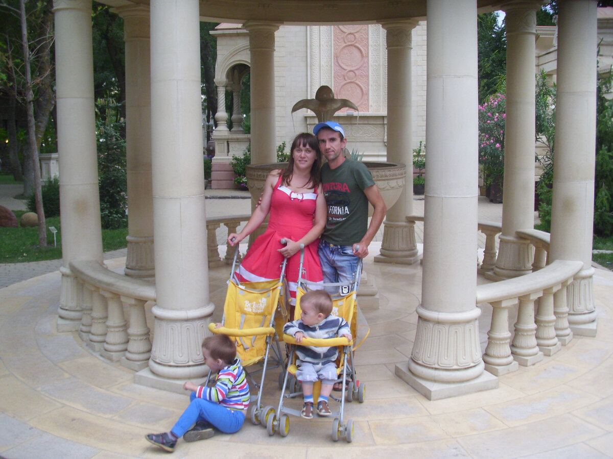 Кабардинка детям 2г 4г и 13 лет