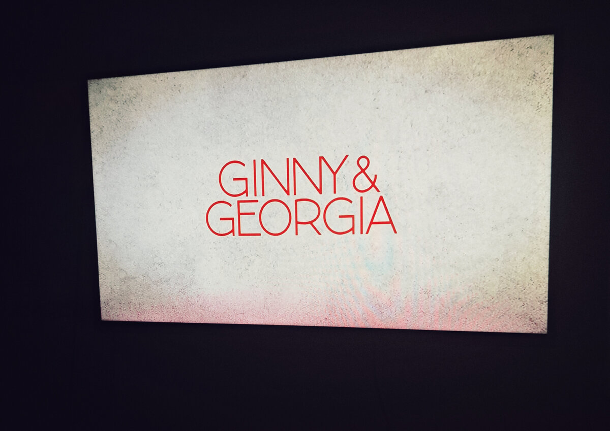 Заставка сериала "Джинни и Джорджия"