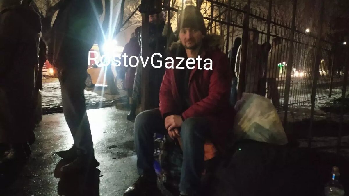     Жильцам обрушевшегося дома на Нариманова в Ростове предлагали переселиться, однако те сами отказались, так утверждает глава городской администрации Алексей Логвиненко.