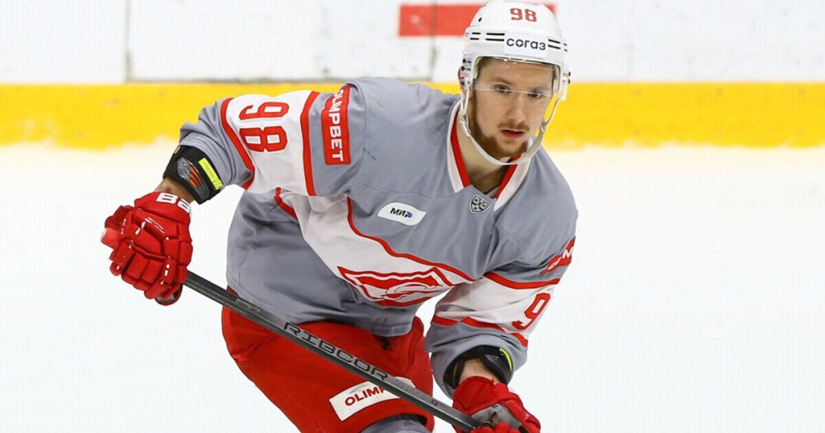 кошачьи ноги. кайданку китайские детские штаны. мамины ноги сын. дети дерутся. у папы между ног.