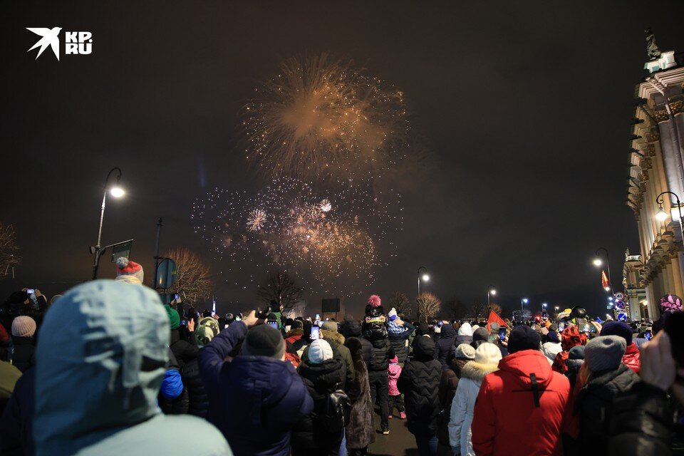 С праздником защиты детей. Парад на первое мая в санкт-петербурге. Детский городской праздник. День города питер. Проводим праздник в спб.