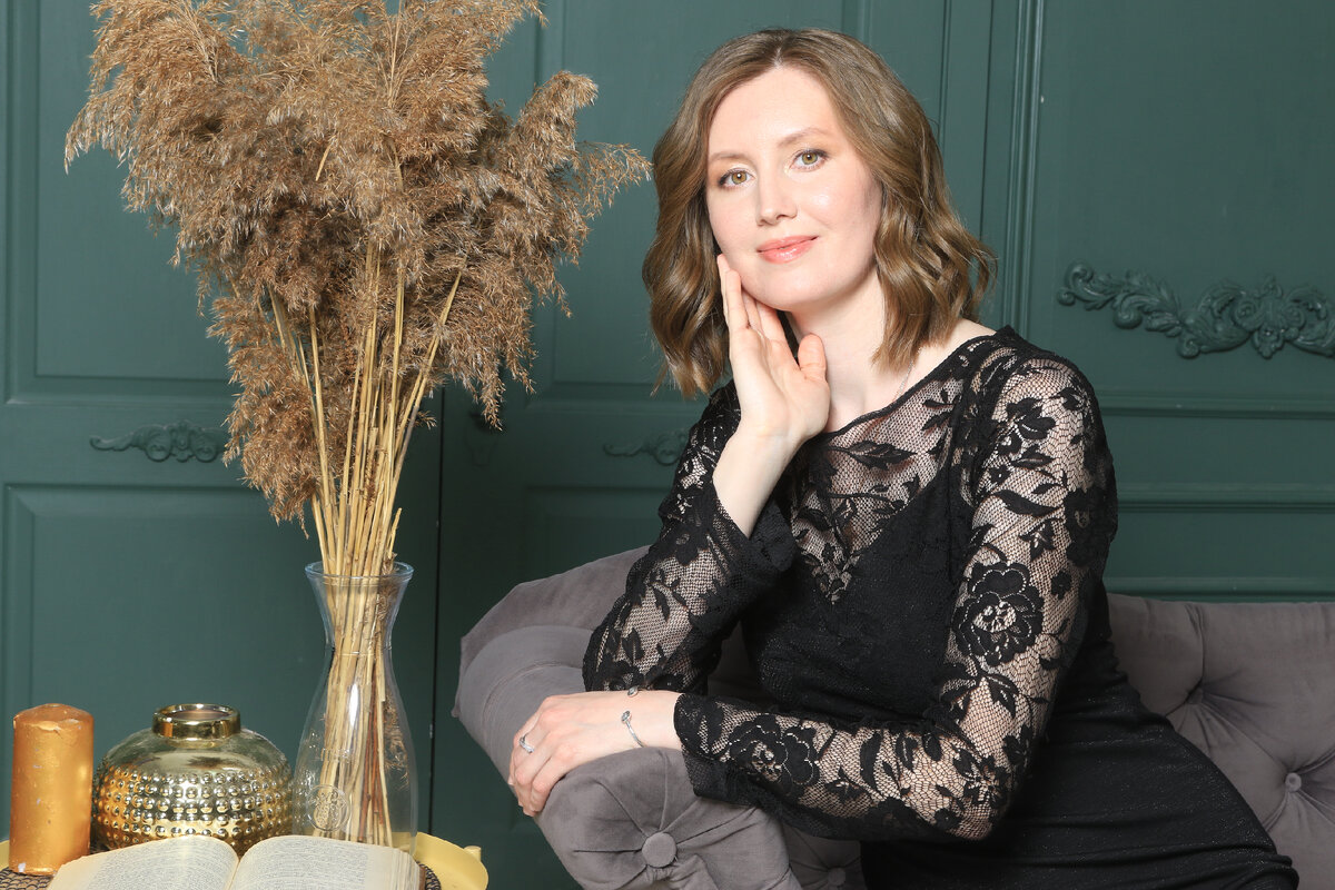 Меня зовут Екатерина, мне 33 года. Я психолог-консультант, равный консультант в сфере материнства, благодарная жена и поддерживающая мама двоих дошкольников. 