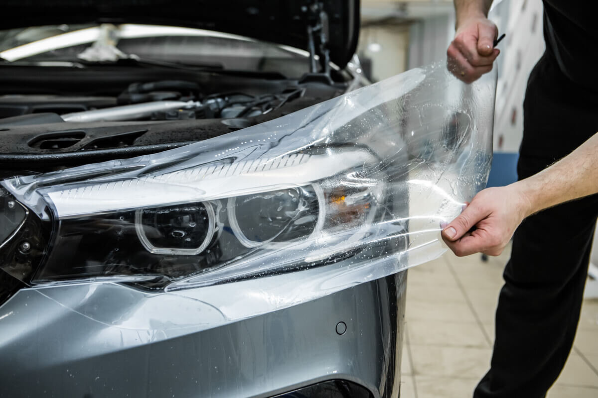 защита антигравийной пленкой автомобиля. антигравийная пленка 3m. защитная пленка на окна. бронирование лобового стекла от сколов. бронепленка люмар.