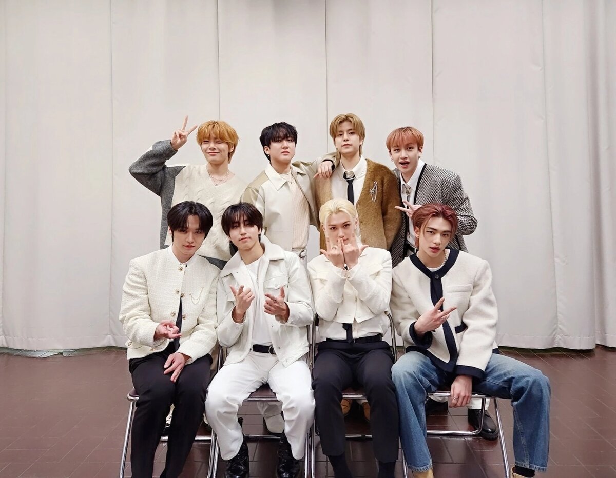 Бродячие дети stray kids дорама феликс. Ли феликс. Stray kids шоу. Stray kids all in. Stray kids шоу дебют.