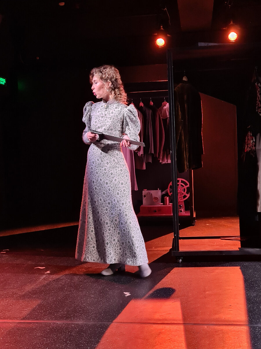 Слухи спектакль дк выборгский. Спектакль реальная начинается жизнь. Спектакль без слов егора дружинина. Спектакль реальная начинается жизнь. Дружинин егор спектакль.