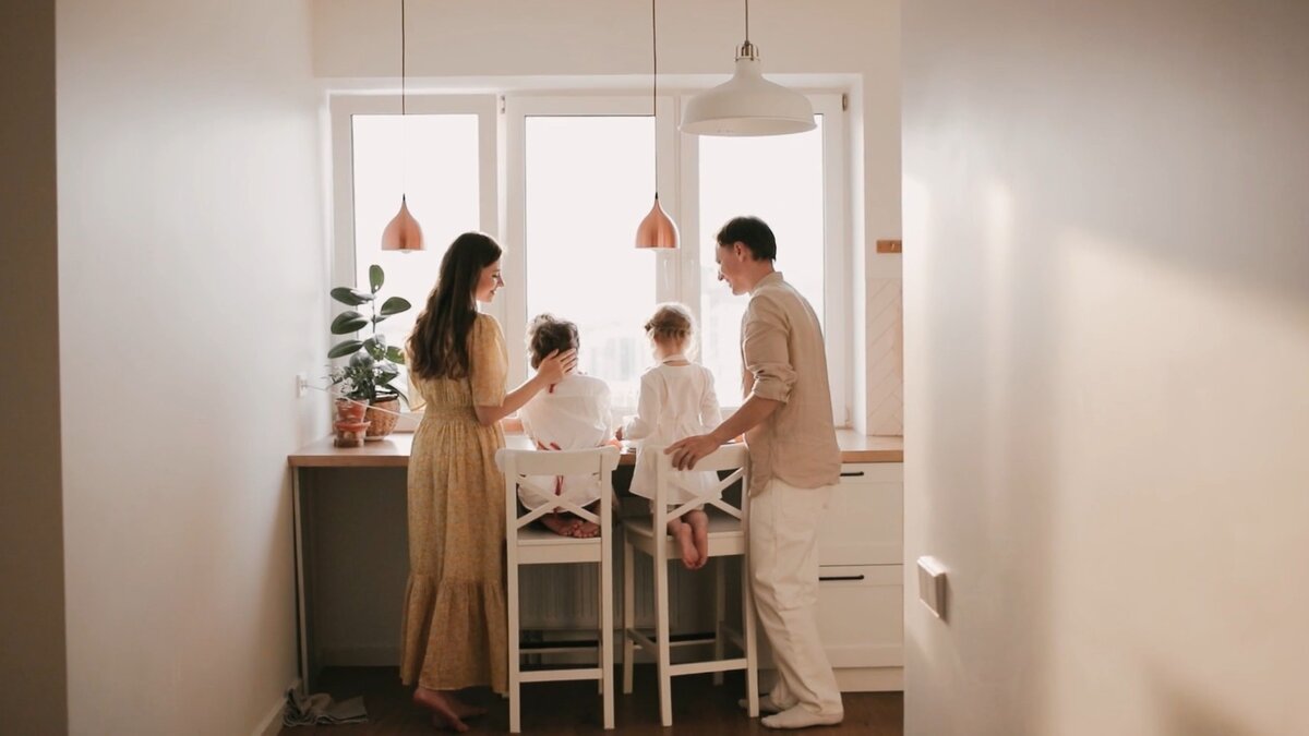 отношения становятся счастливыми не потому. отношения становятся счастливыми. влюбленная пара. женат на двоих красивых. счастливыми становятся отношениях.