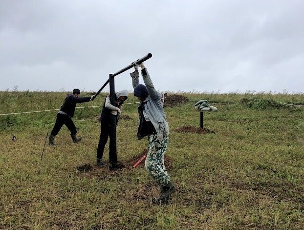 Монтаж свай вручную