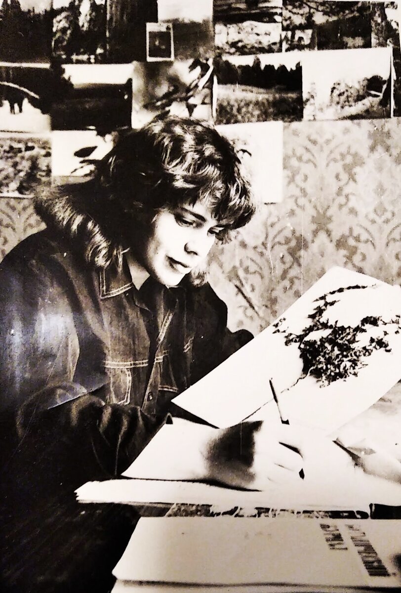 Автор в 1984 году. Фото из семейного архива. Сделано для местной газеты. К нам иногда приходили репортёры.