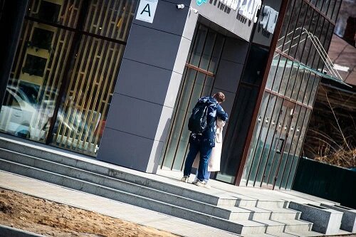 Шутки про уролога. Шутки про уролога. Парень пришел к урологу. Обследование мужчин. Приходит мужик к урологу анекдот.