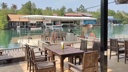 Таиланд, остров Ко Чанг. Наш отель у реки Aana Resort (2024 год). Мы вернулись в него второй раз.