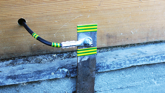 Фаза ноль земля. Фаза, нулевой провод и заземление. Схема заземления и схема зануления. Фазы земли. Зануление с заземлением схема подключения.