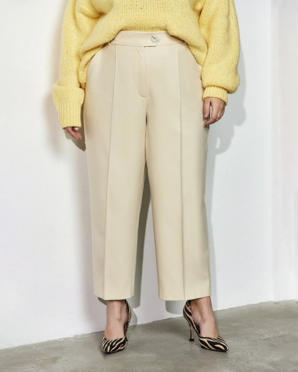 Стрелки на мужских брюках сзади. Ношение брюк. Ношение брюк. Узкие брюки мужские. Узкие брюки мужские.