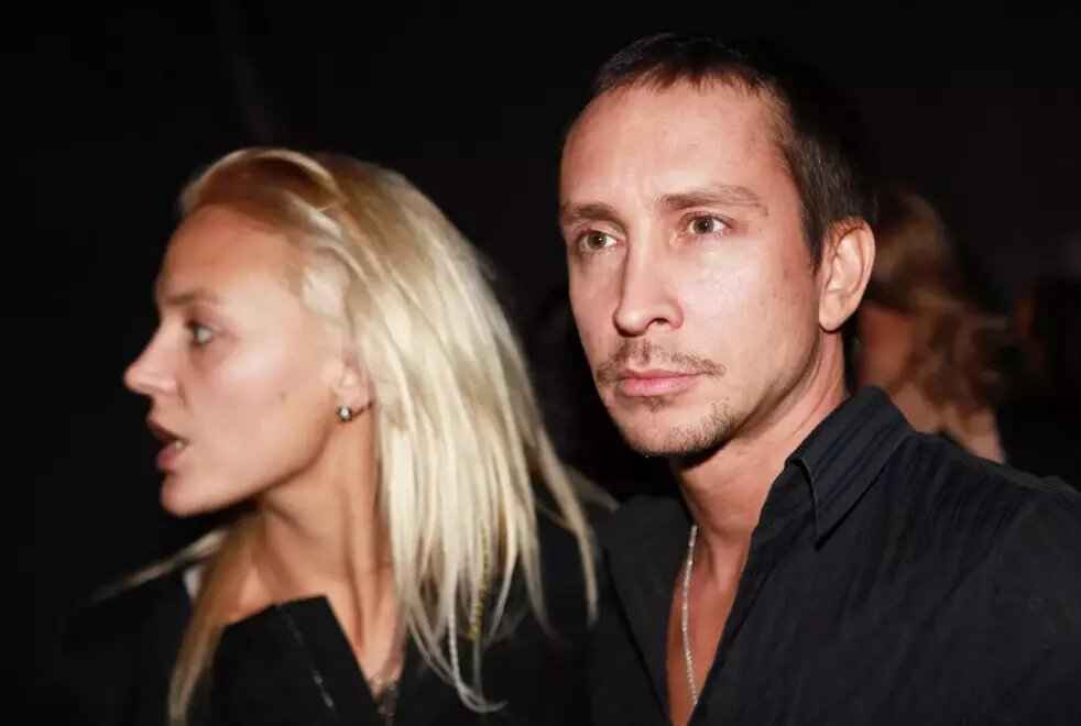 19 летнюю пьяную девушку по очереди. 19 летнюю пьяную девушку по очереди. Тюменские школьники вписка. 19 летнюю пьяную девушку по очереди. Девушки на вписке.