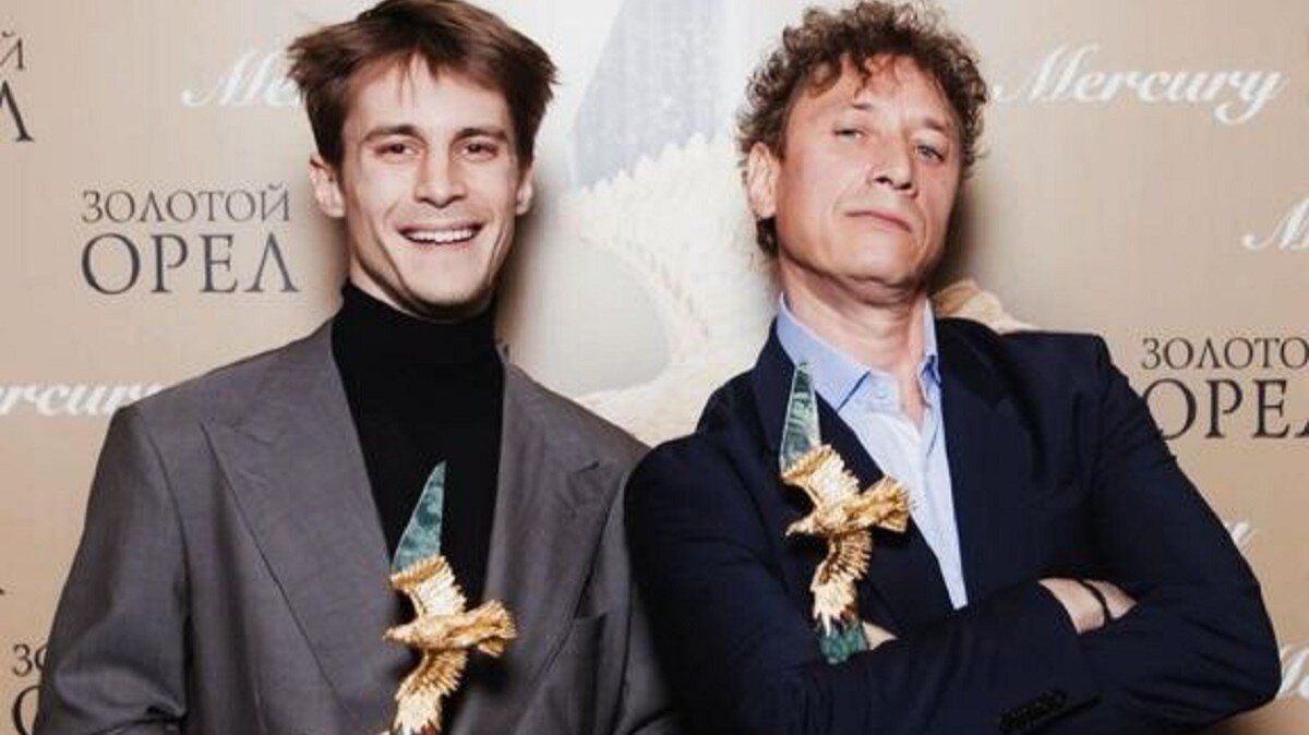 Надо успеть текст. Андрей дементьев как важно вовремя успеть. Надо успеть текст. Эмин лестница в небеса. Есть пули в нагане и надо успеть.