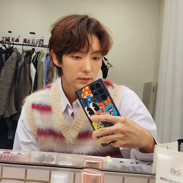    Личные соцсети Ли Джунги