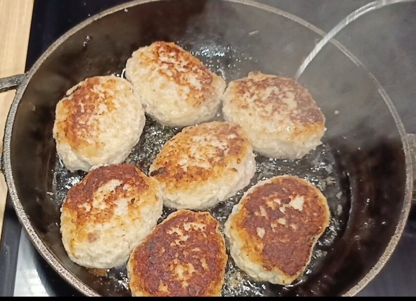 котлеты из фарша диетические на сковороде. котлеты. котлеты из фарша диетические на сковороде. котлеты из фарша на сковороде. котлеты из фарша.