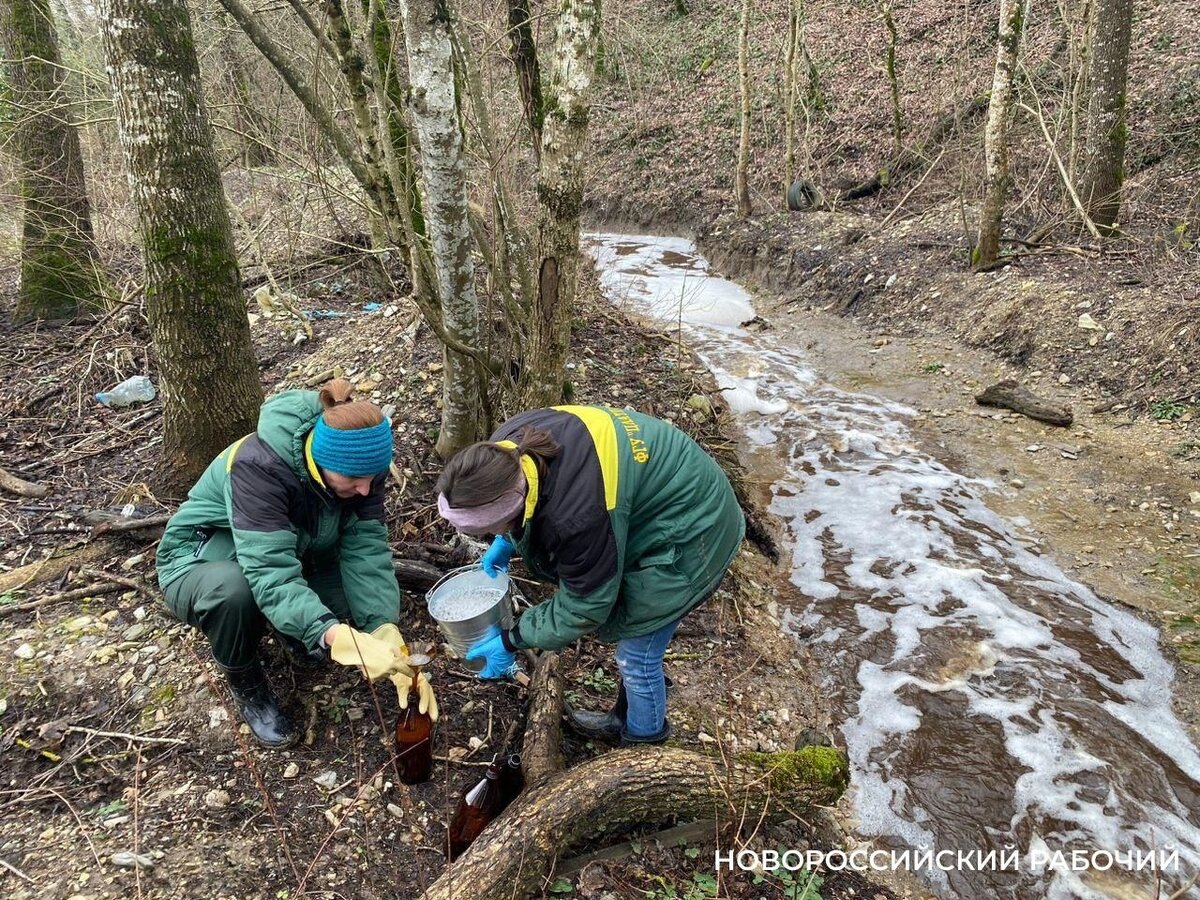 1 января 2024 выходной или рабочий. 1 января 2024 выходной или рабочий. график работы в новогодние праздники. выходные и праздничные дни в 2023. праздники россии список официальные.