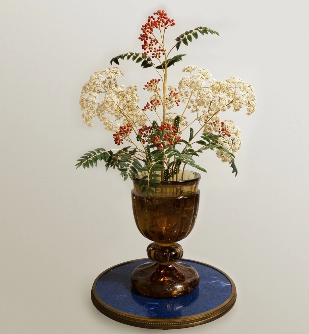 Букет с тысячелистником и рябиной. Манфред Вильд.