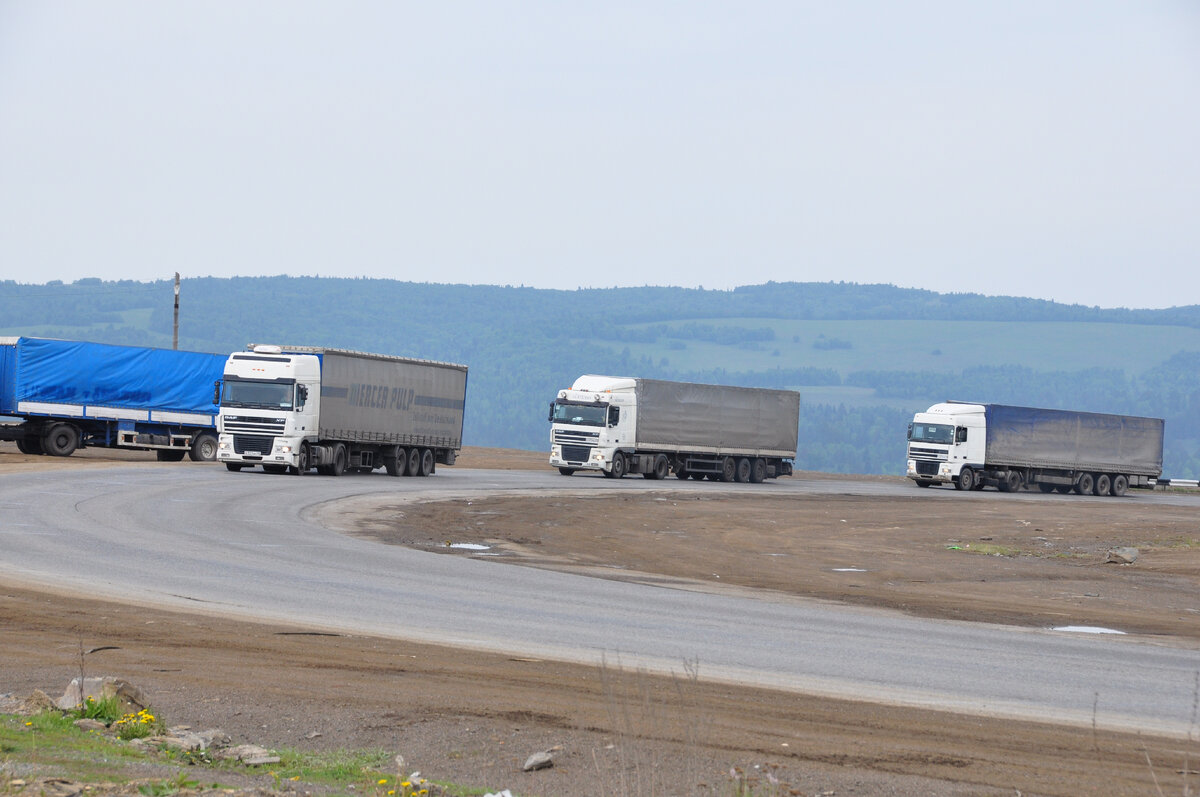 амфибия gibbs aquada. Mercedes amg sls desert gold. Volkswagen aqua hovercraft concept car. автомобиль на дороге. машина ездит по земле.