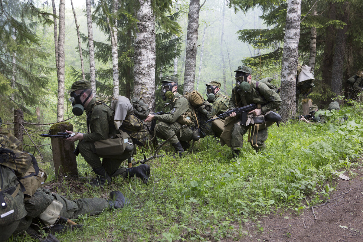 Можно поступить на актера после 9 класса. Студенты колледжа. Профессии после колледжа. Можно поступить на актера после 9 класса. Московские колледжи после 9 класса.