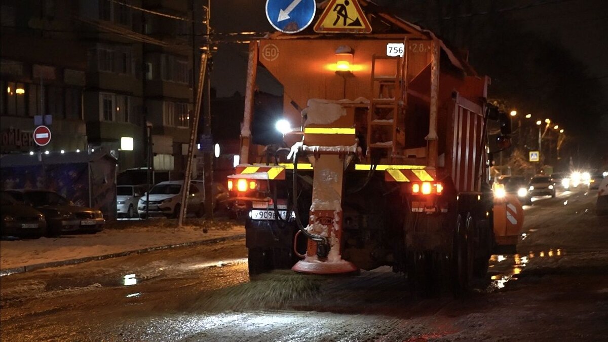 снегопад. ночью шел снег к утру посветлело. ночью шел снег к утру посветлело. снег идет. снегопад ночью.