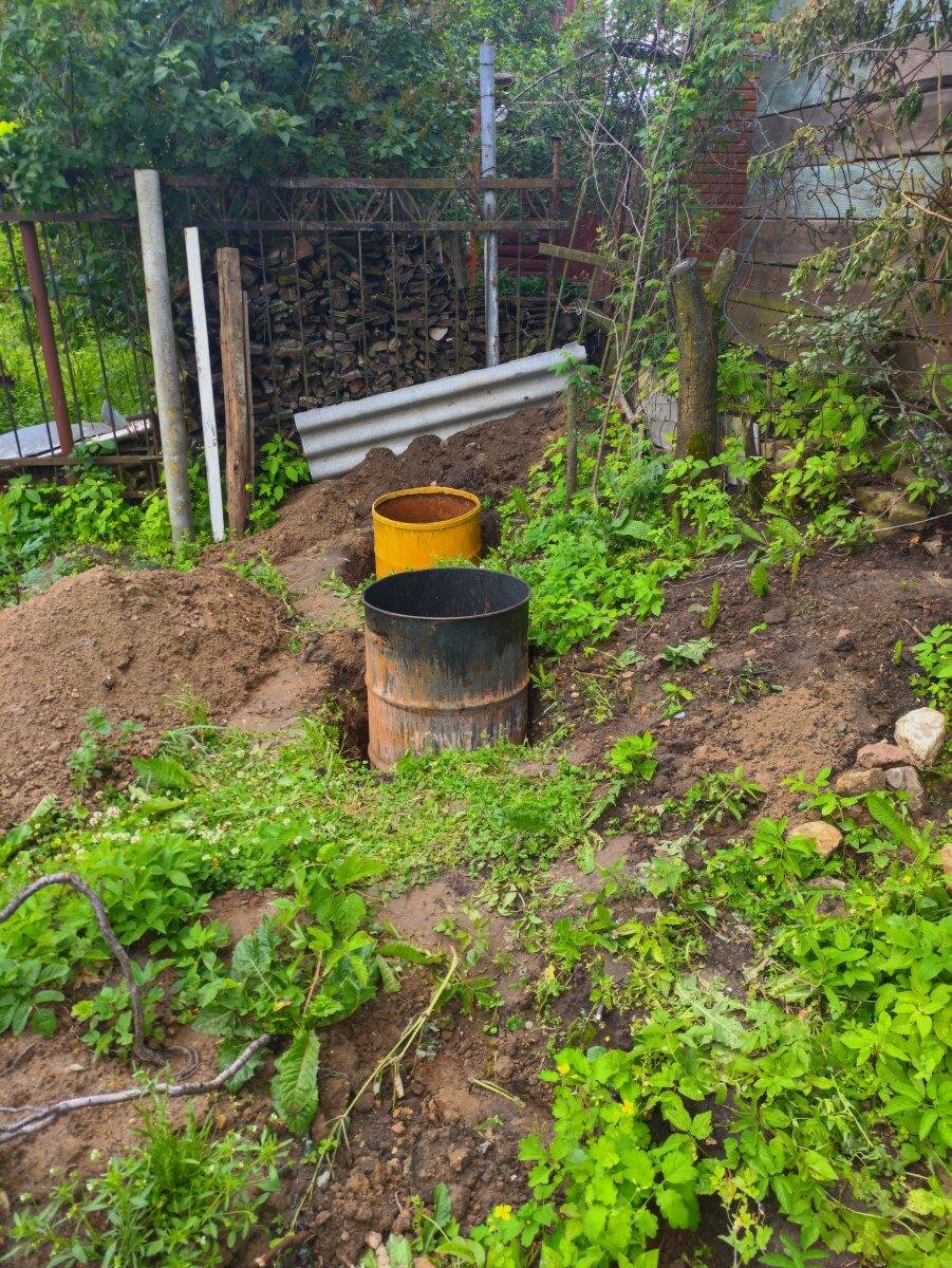 Прокладка внутренних трубопроводов канализации 110. Теплоизоляция канализационных труб 160. Канализационные трубы в доме. Как должны идти трубы. Монтаж канализационных труб.