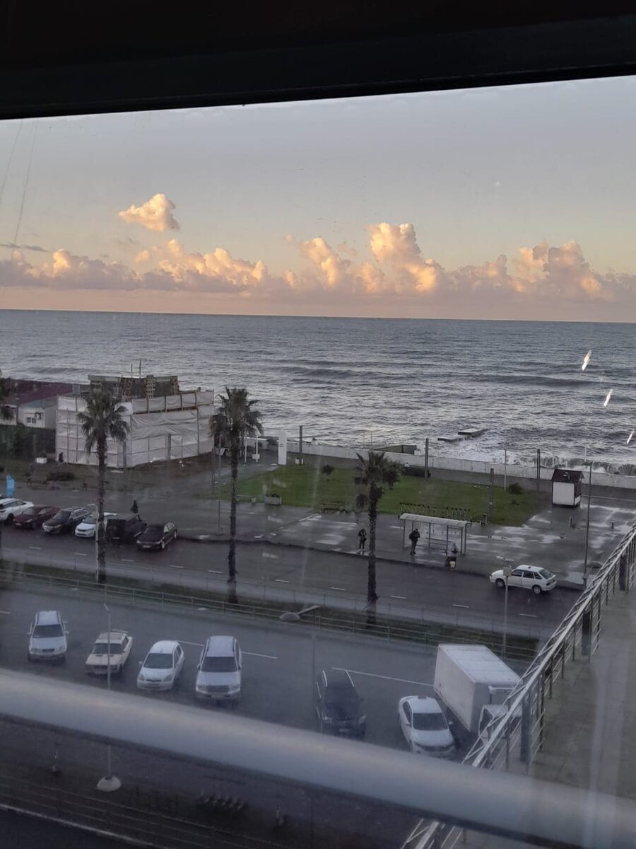 Вид из зала ожидания.