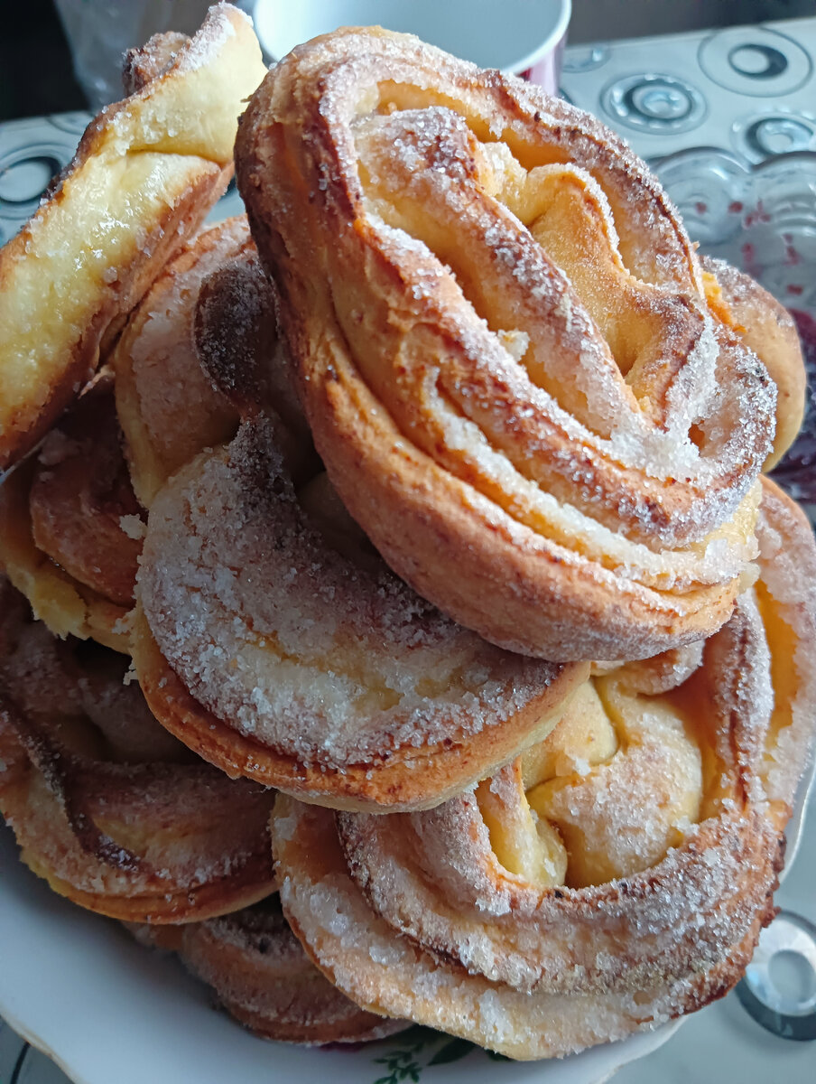 Булочки сахарные .