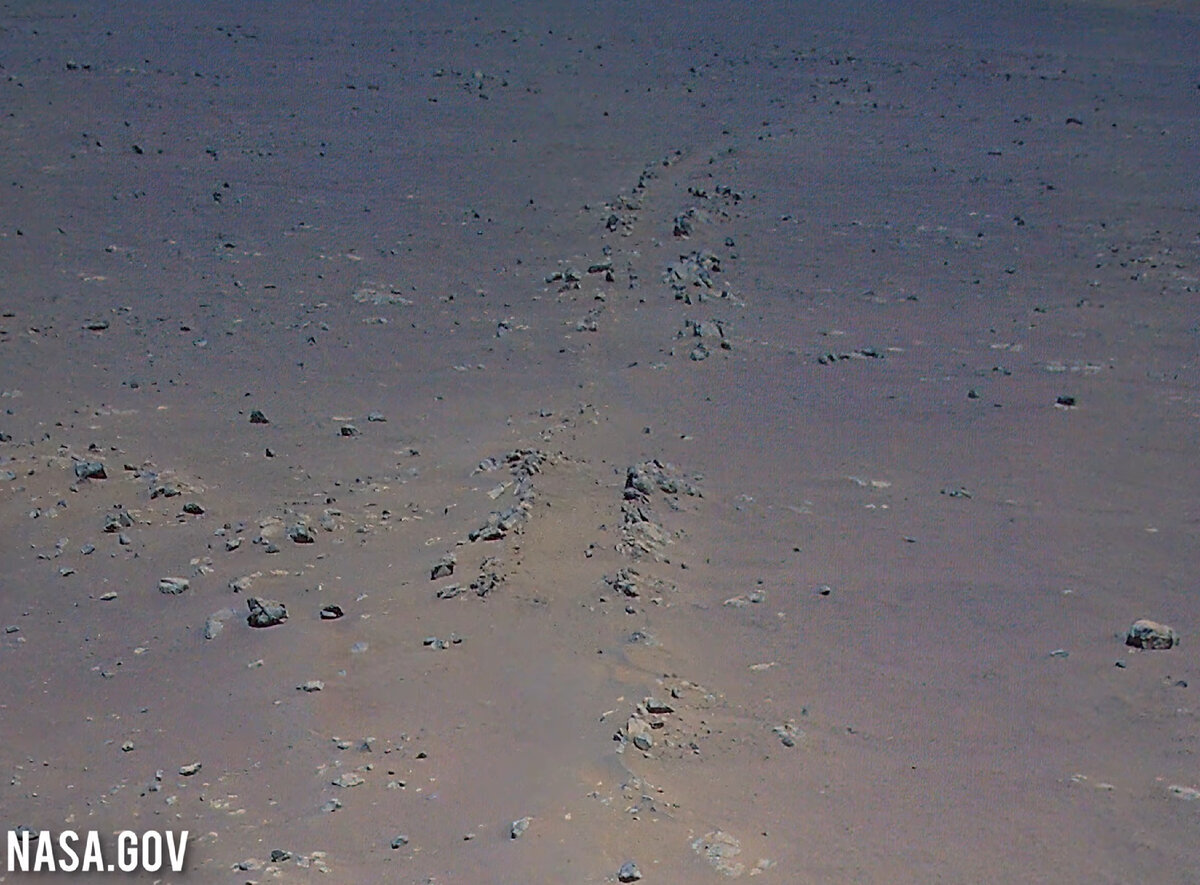 Три с нимка, на кторых чётко видны русла рек, которые текли на Марсе. Credit by NASA