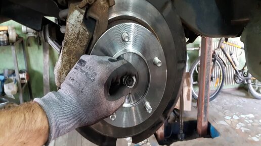Замена подшипника передней ступицы part: 2 - Chevrolet Rezzo, 1,6 л, 2006 года с