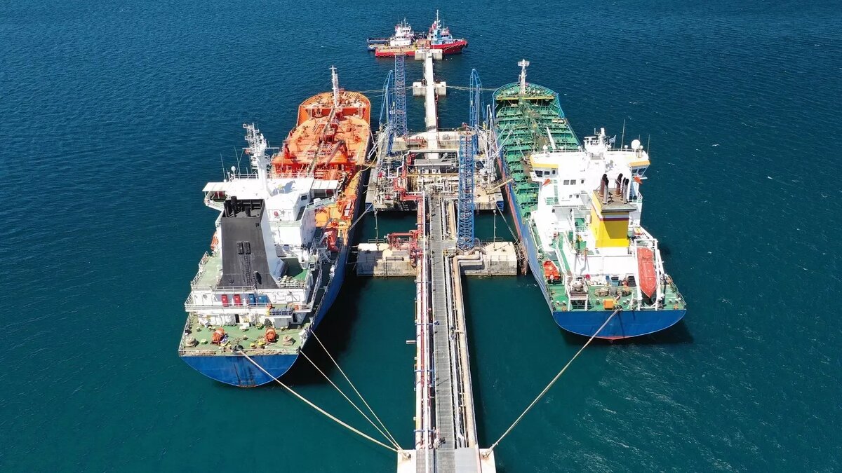     Нефтяные танкеры разгружаются в индийских портах, оплата проводится своевременно.