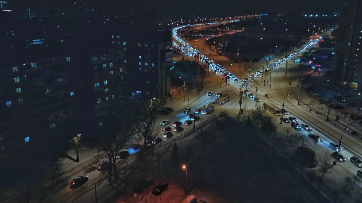     В красноярском телеграм-канале «Борус. Люди» опубликовали фотографии с белыми гранулами на тротуарах. В комментариях красноярцы начали спорить, что это может быть — соль или «бионорд»?