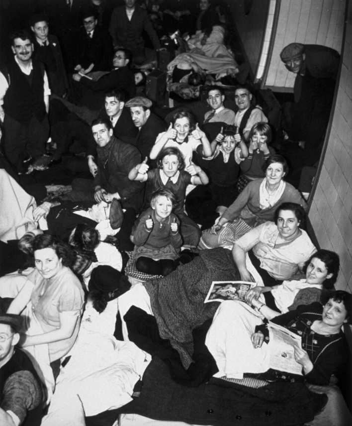 романтический лондон. текст песни лондон. иностранные наемники на украине 2022 фото. девушка на фоне лондона. жить в лондоне.