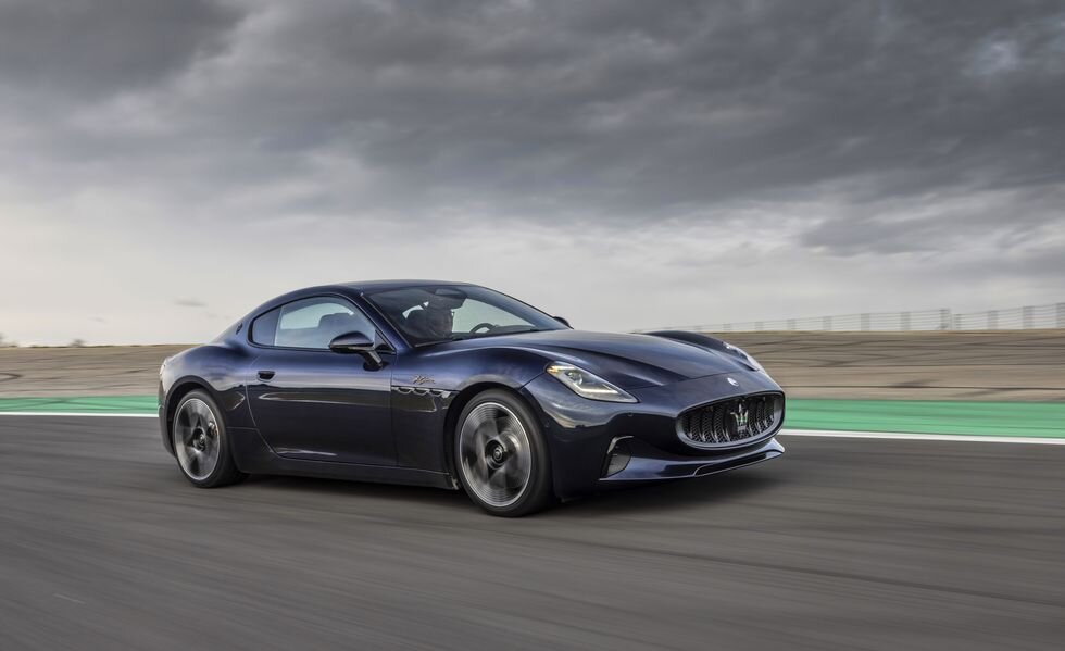 Maserati GRANTURISMO 2020 синий с белым