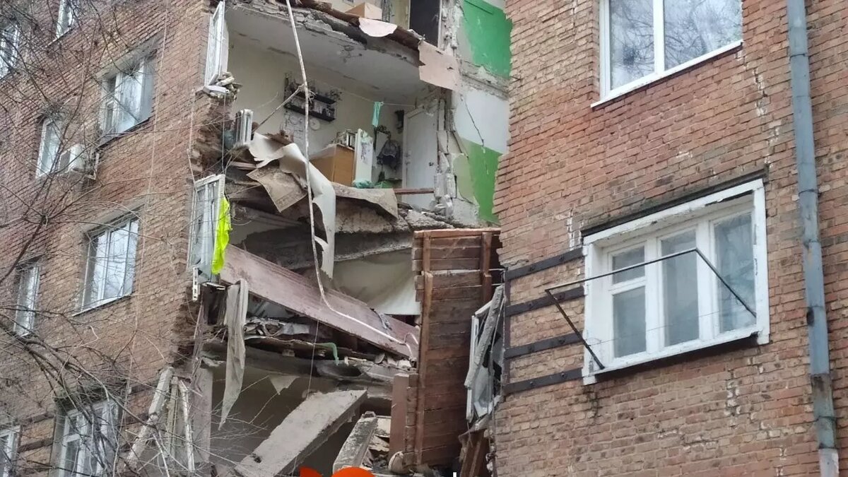     Причиной обрушения подъезда на улице Нариманова в Ростове стало продолжение обвально-осыпных процессов, пишут «Новые известия».