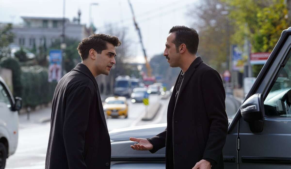 Ферит (Мерт Рамазан Демир) и Абидин (Эрсин Арыджи) (источник: fangolos.ru)